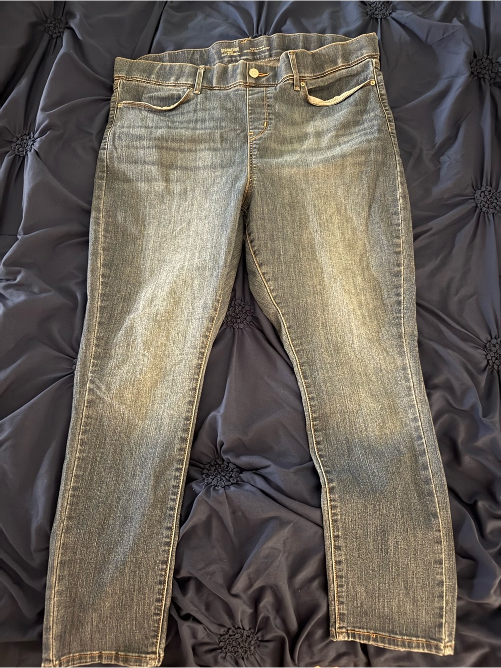 Levi’s Women’s Midwash Blue Denim Skinny Jeans